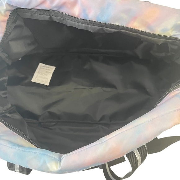 VS PINK‎ Rainbow Sunset Tie Dye Quilted Duffle Bag - Picture 4 of 4